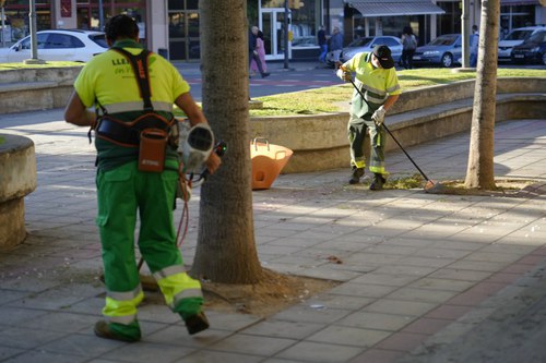 Imatge de la notícia La Paeria reprèn el programa de neteja intensiva i manteniment Barri a Barri