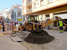 El carrer dels Comtes d’Urgell tindrà més vorera, més aparcament i arbrat 