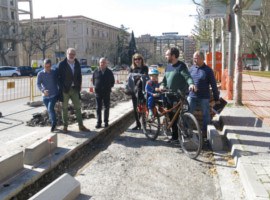 La connexió del carril bici entre el Pont de la Universitat i la Rambla d’Aragó, una realitat a l’estiu 