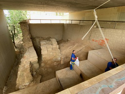 El Consorci del Turó neteja l'entorn de la muralla romana de la Seu Vella