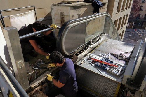 Imatge de la notícia L’Ajuntament de Lleida inicia la renovació de les escales mecàniques de la plaça Sant Joan 