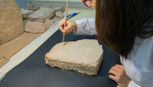 Imatge de la notícia La Paeria contracta la UdL per a dur a terme treballs de consolidació i restauració de restes arqueològiques 