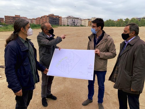 Imatge de la notícia La Paeria inicia l'arranjament d'una nova zona verda de 17.000 m² al solar del carrer Alcalde Pujol 