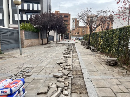 Imatge de la notícia La Paeria millora el paviment del carrer Yehudi Menuhin 