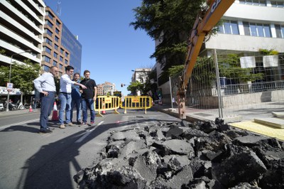 La Paeria millora la seguretat de la xarxa d’aigua amb la connexió de les canonades de la plaça de Cervantes 