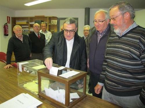Imatge de la notícia Àngel Ros vota en les eleccions per renovar la Junta de Sequiatge 