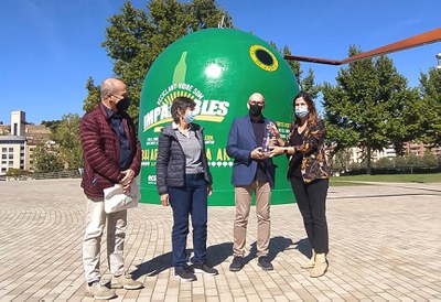 Arranca a Lleida la campanya “Reciclant vidre som imparables” amb la instal·lació del contenidor de reciclatge més gran del món 