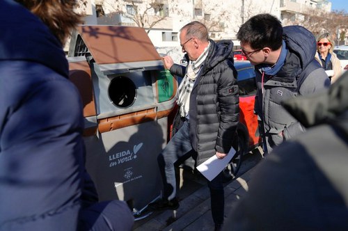 Imatge de la notícia La Paeria instal·la nous contenidors de matèria orgànica per millorar la recollida porta a porta a Ciutat Jardí