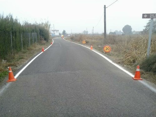 Imatge de la notícia La Paeria millora la senyalització horitzontal de 44 quilòmetres de camins de l'Horta de Lleida