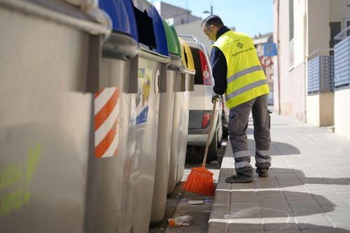 Imatge de la notícia Més de 2.800 incidències resoltes en mes i mig per la brigada de reforç de la recollida de residus