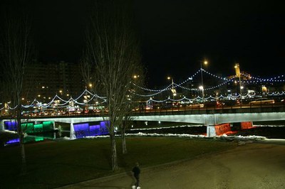 Nou enllumenat ornamental a tres ponts de la ciutat amb 24.000 leds 