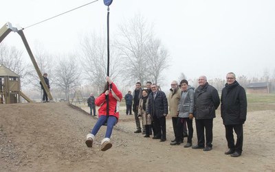 Nova tirolina de 30 metres al parc municipal de la Mitjana