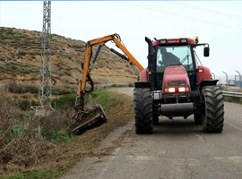 Imatge de la notícia Treballs de desbrossament als camins de l’Horta de Lleida 