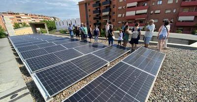 Visita a la planta solar fotovoltaica del Centre Cívic de Balàfia